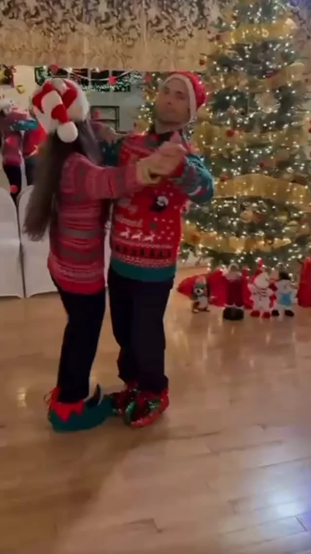 ✨ Step into the holiday spirit and we’re ready to spread joy through dance this season! ✨🎄Join us for a season filled with fun lessons, laughter, and the magic of movement! 💃🏻
 Let’s make this holiday memorable together—where every step brings us closer! How are you preparing for the Holidays? Comment below ⬇️#ArthurMurray #ArthurMurrayLifestyle #HolidayMagic #DanceStudio #FestiveVibes #CelebrateTheSeason #DanceYourHeartOut #LocalCommunity #JoyfulDancing #HolidayCheer #InstaDance #DancingThroughTheHolidays #DanceFamily #TisTheSeason