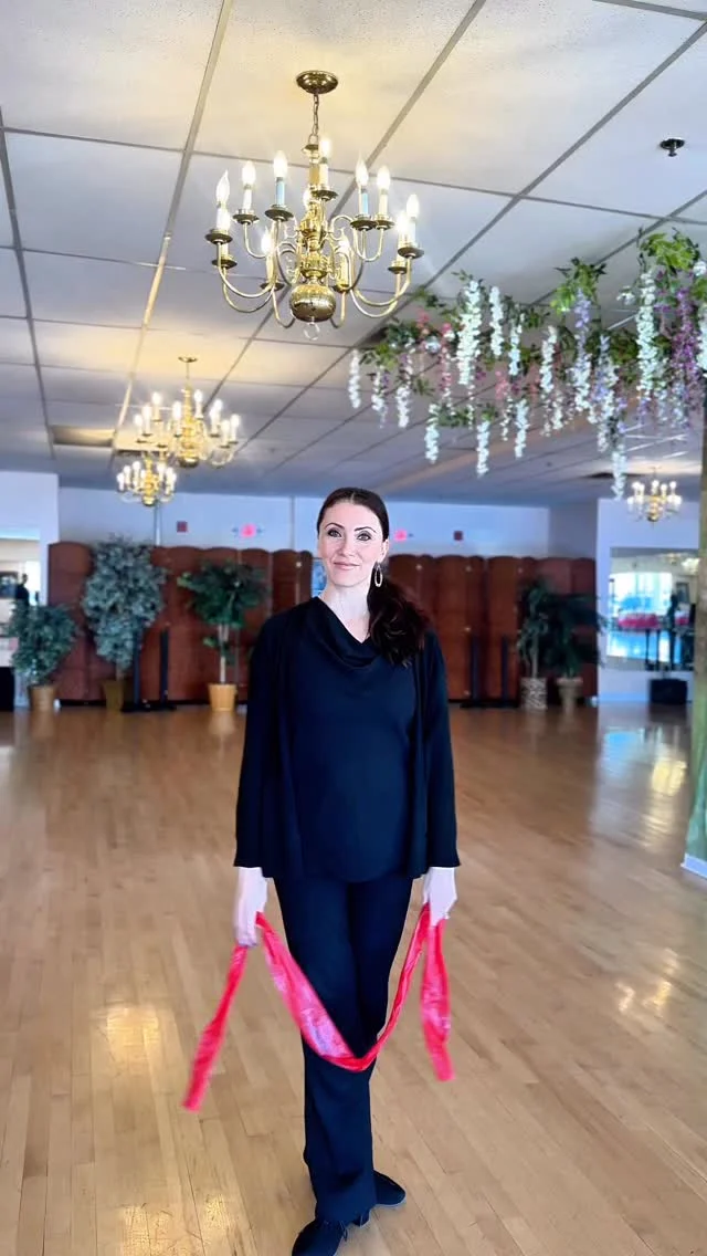 Better posture in 2026 loading…3 posture tricks that instantly improve your ballroom frameMake 2026 Your Dance Year!#DanceTips #BallroomBasics #ArthurMurray #ArthurMurrayLifestyle #BallroomDance